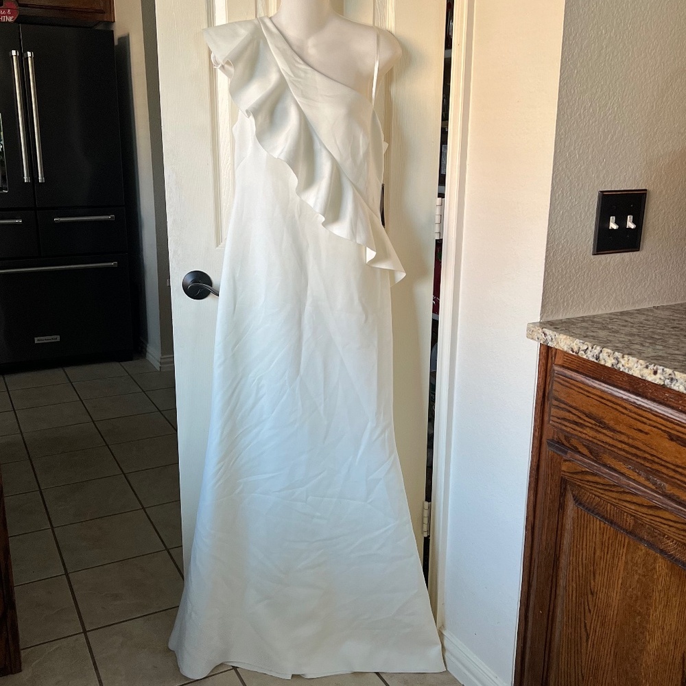 Jessica Howard Ivory Scuba Ruffled Formal Evening Dress Gown